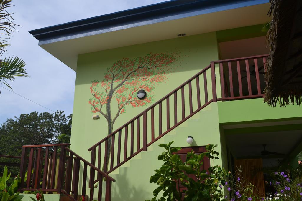 Mavi Surf Hotel Dominical Buitenkant foto