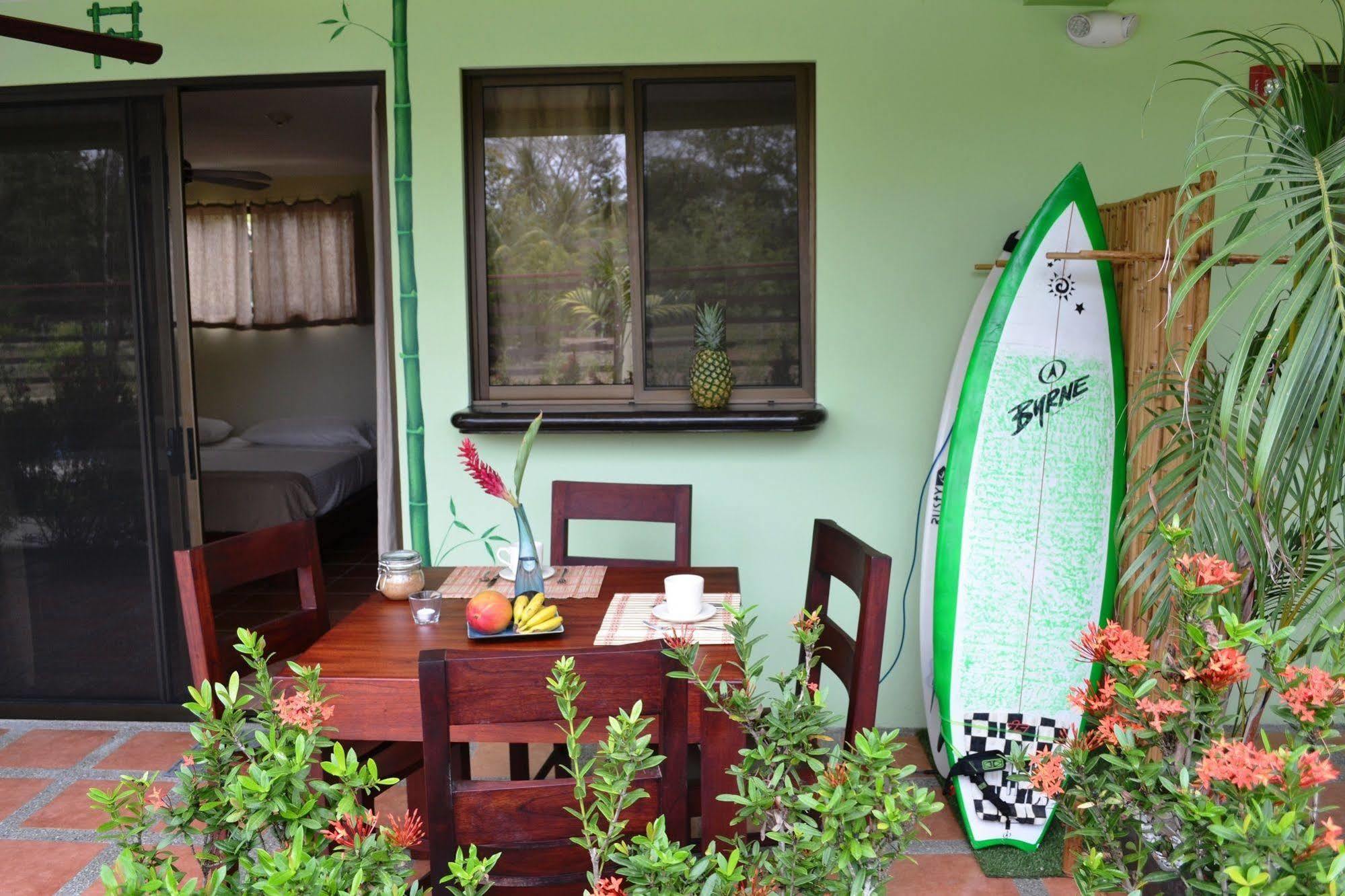 Mavi Surf Hotel Dominical Buitenkant foto