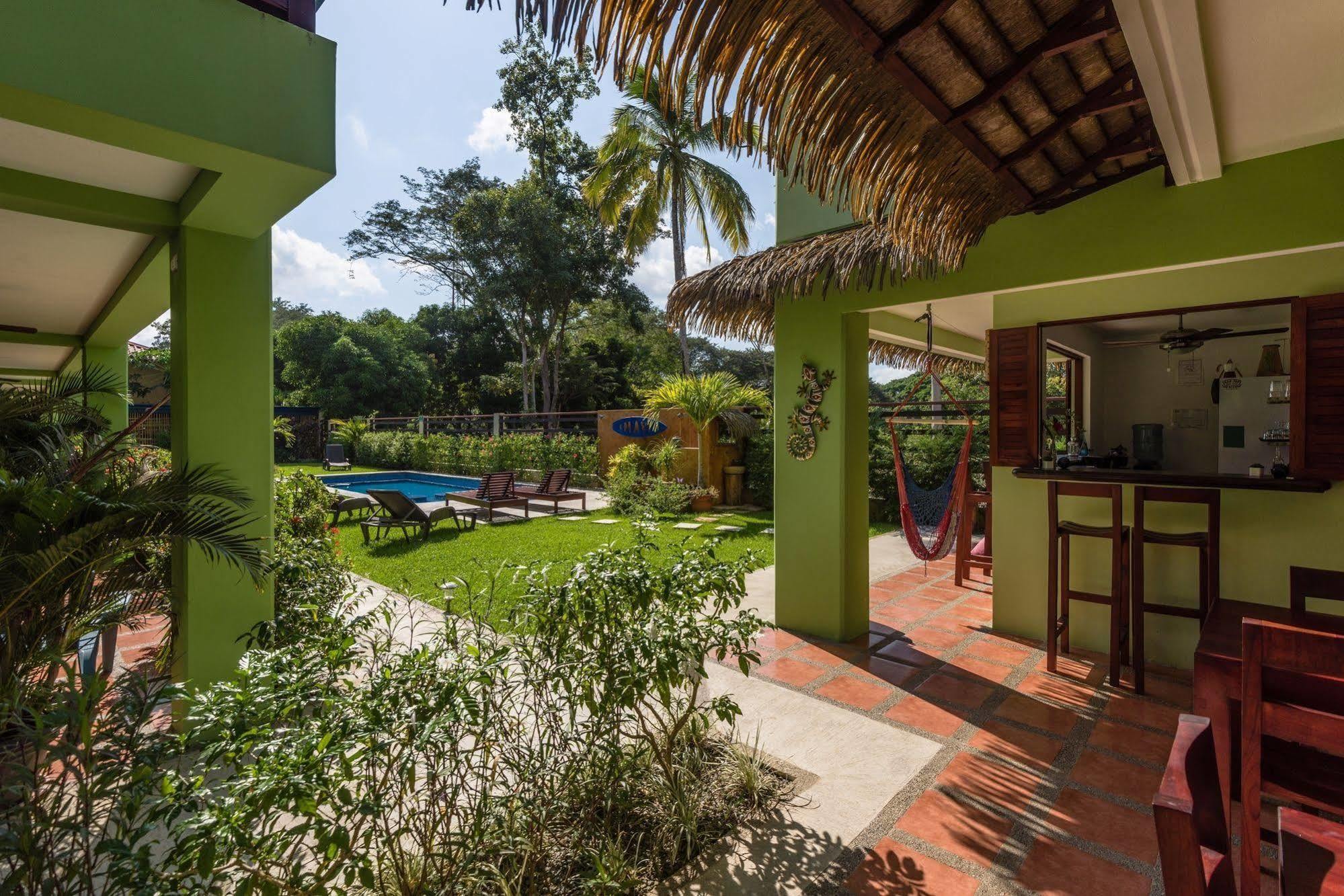 Mavi Surf Hotel Dominical Buitenkant foto